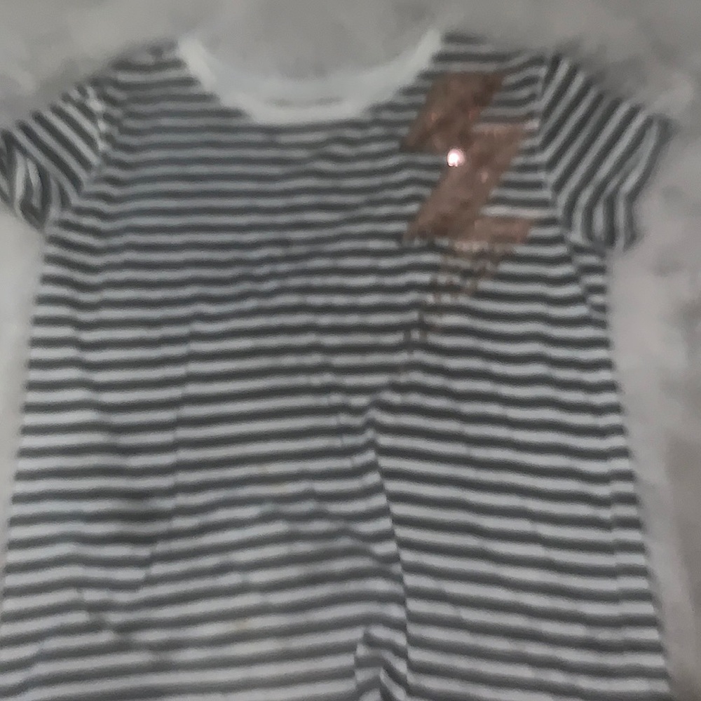 Cat & jack shirt perfect for summer